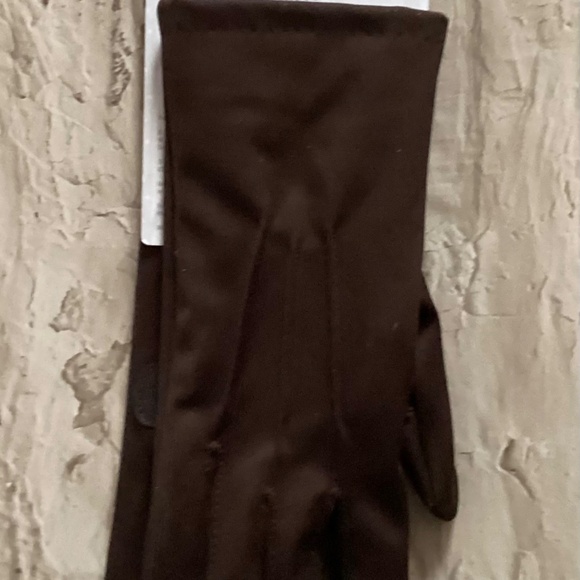 Isotoner Women's Spandex Fleece-Lined Gloves - Picture 3 of 7